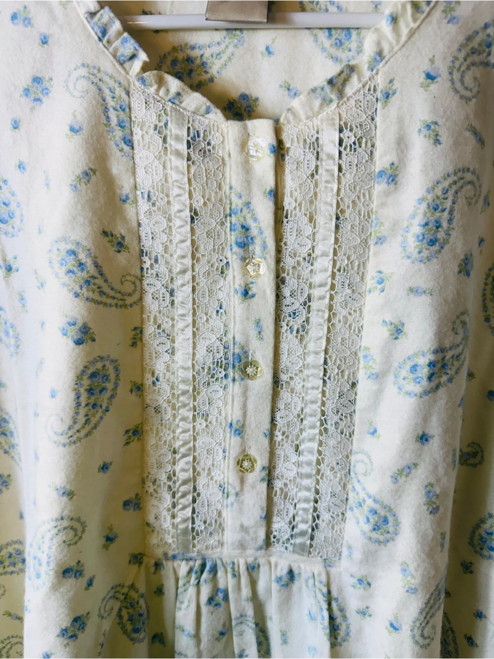 Laura Ashley Vintage White & Blue Paisley 100% Cotton Flannel Nightgown Size XL - Picture 4 of 10